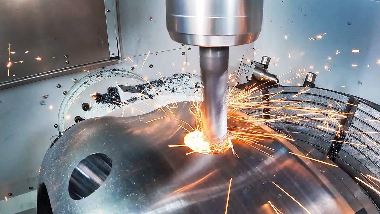 Advanced 5-axis CNC machining center in China factory